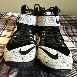 Men’s Nike Lebron Zoom Soldier 8